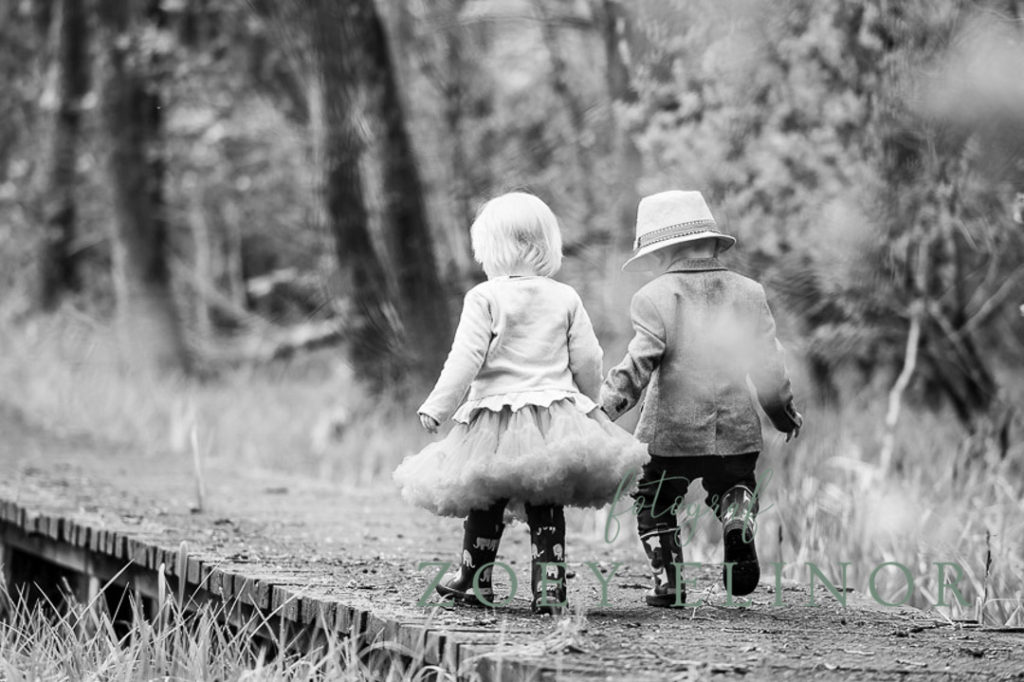 Børnebilleder, børnefotograf, billeder i naturen, vejle, Horsens, herning, Kolding, fotografering i hjemmet, hjemmefotograf