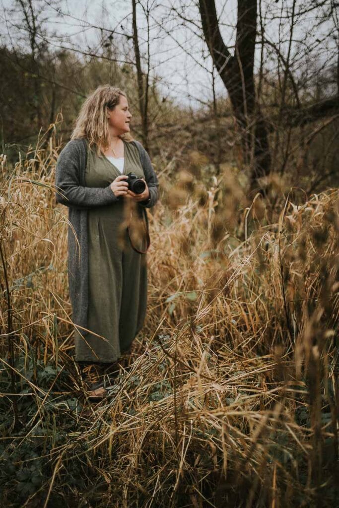 Zoey Elinor i dokumentarisk stil. Fotograf med fokus på jordnære og ærlige portrætter.