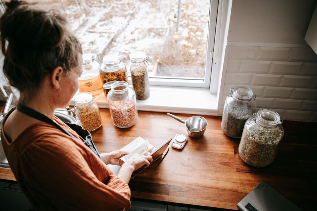 Stemningsbillede til hjemmeside fra værksted i naturligt lys
